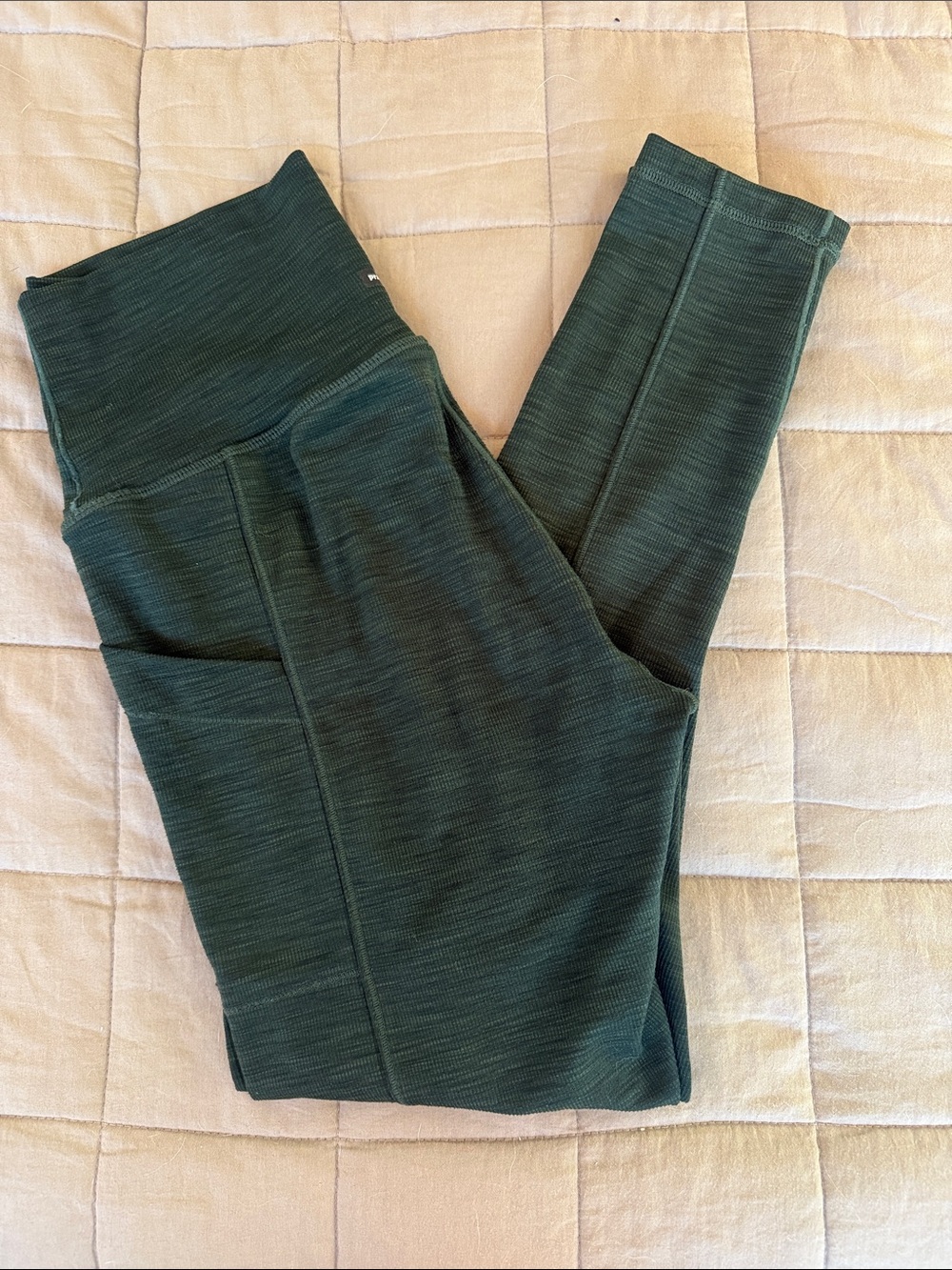 Peana Dark Green High-Waist Ribbed Leggings with Side Pockets